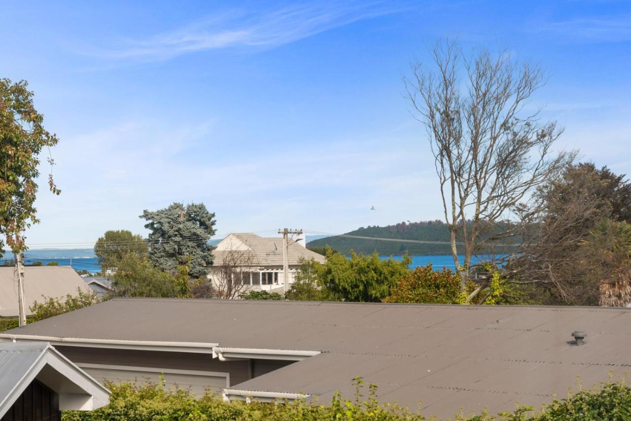 Rainbow Lake House - Lake Taupo Holiday Home Exteriér fotografie