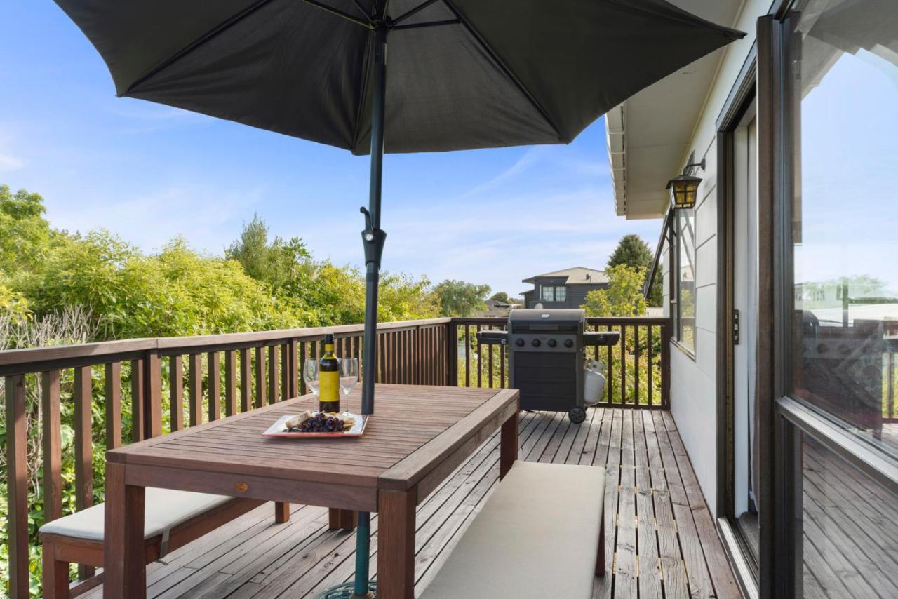 Rainbow Lake House - Lake Taupo Holiday Home Exteriér fotografie