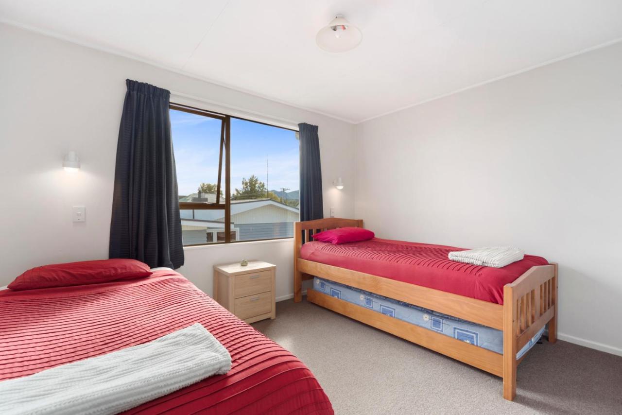 Rainbow Lake House - Lake Taupo Holiday Home Exteriér fotografie